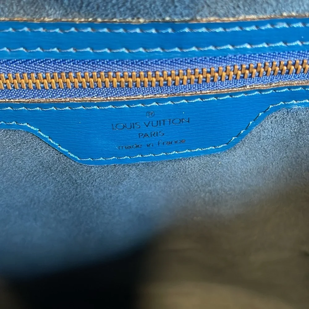 Louis Vuitton Blue Epi St Jacques - Picture 4 of 13